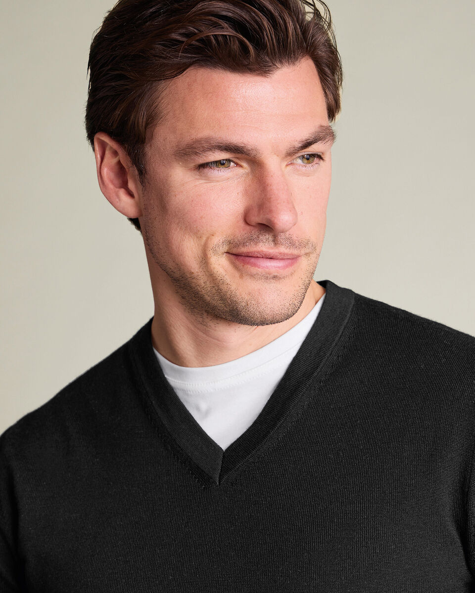 Pure Merino V-Neck Sweater - Black