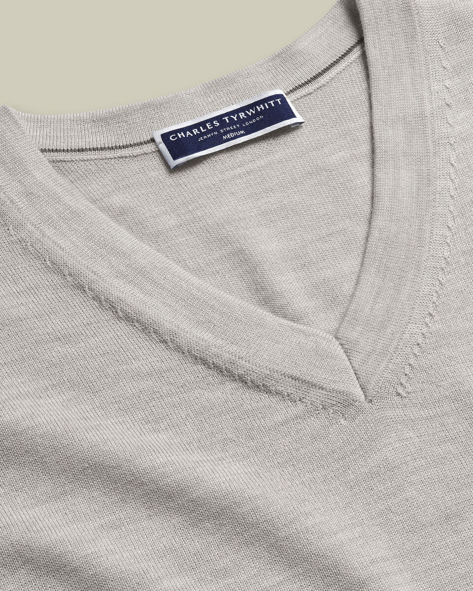 Pure Merino V-Neck Sweater - Silver Gray Secondary image
