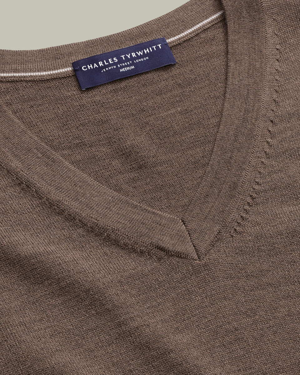 Pure Merino V-Neck Sweater – Mocha Secondary image