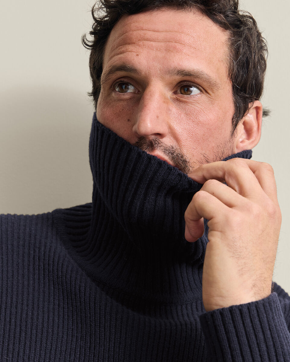 Chunky Pure Merino Turtleneck Sweater - Navy Blue